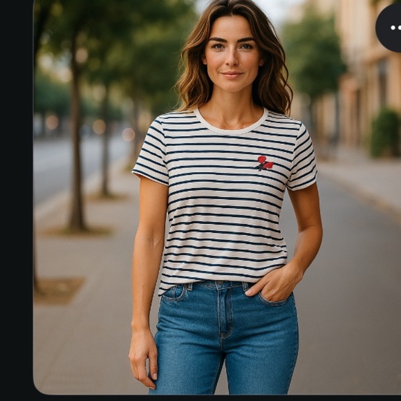Womens J.Crew Navy Stripe Tee with Strawberry Embroidery – Size M - Picture 1 of 6